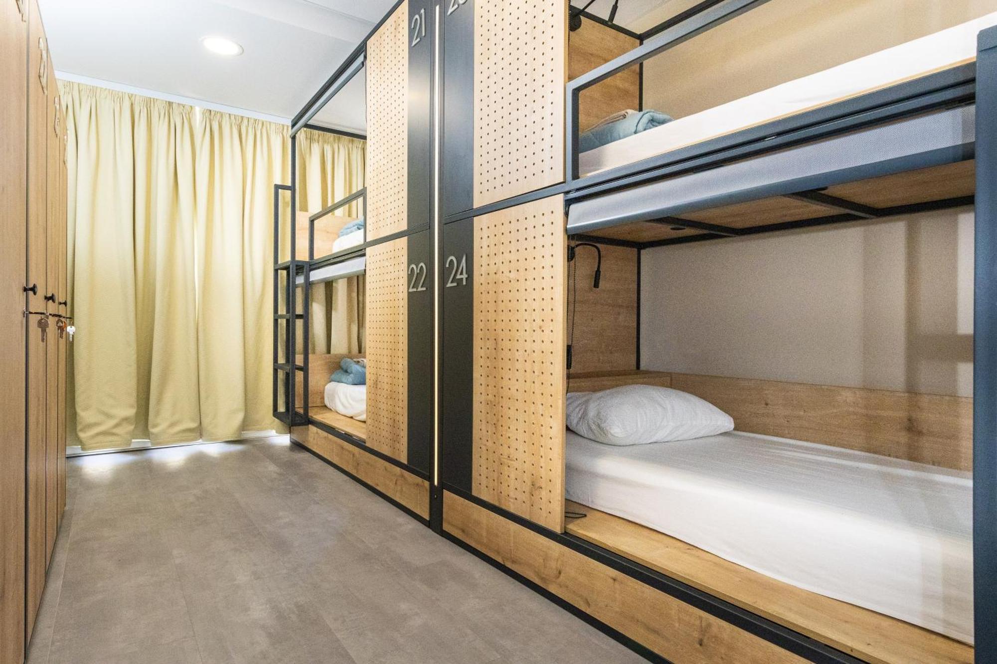Hostel Petra Marina *