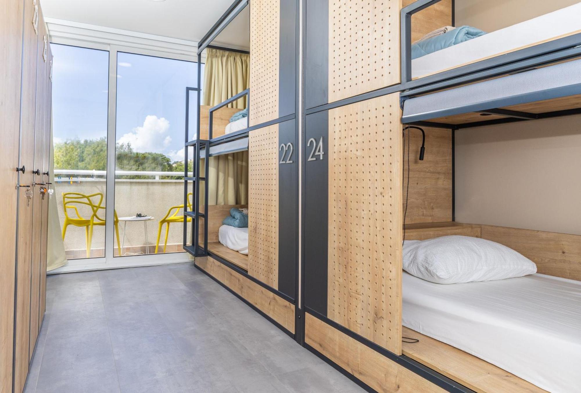 Petra Marina Hostel *