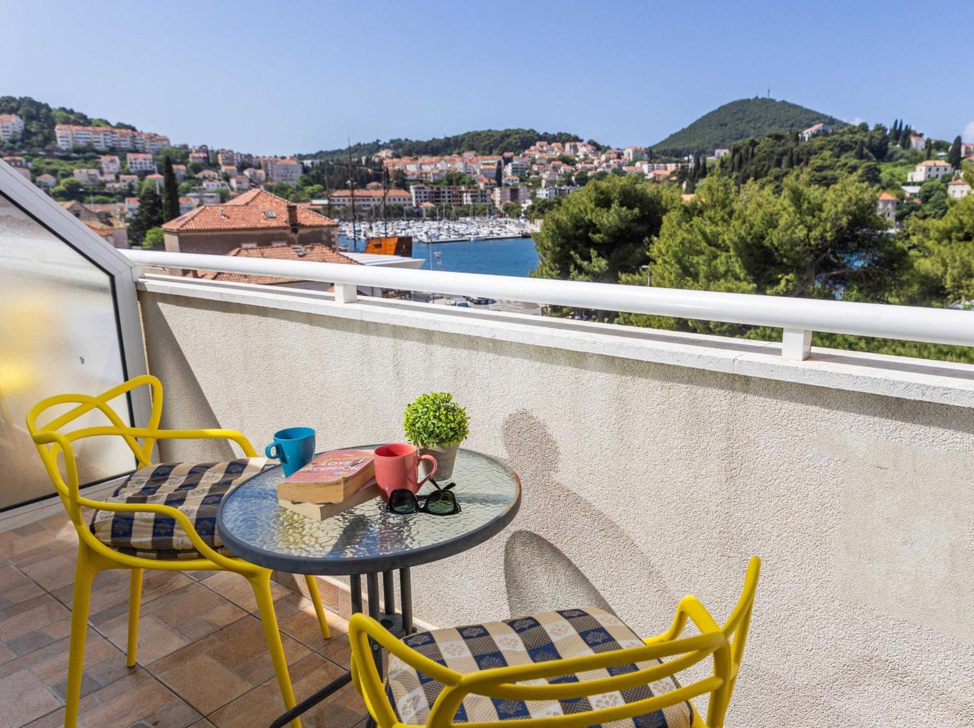 Petra Marina Hostel *